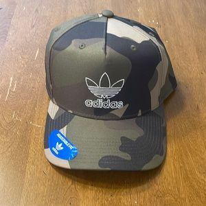 NWS brand New ADIDAS Camo Snackback Hat